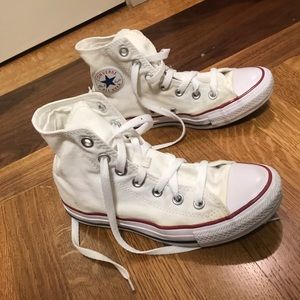 White High Top Women’s Chuck Taylor’s: Size 6